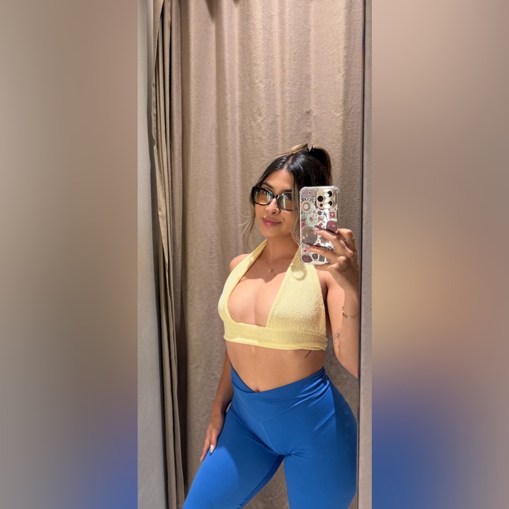 🇵🇷🏝️👙🐚🏄🏼‍♀️🥥🥑☀️🌺🦀🐓🌴